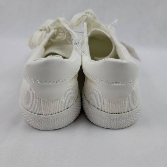 White Canvas Casuals lace up canvas sneakers - Picture 4 of 7